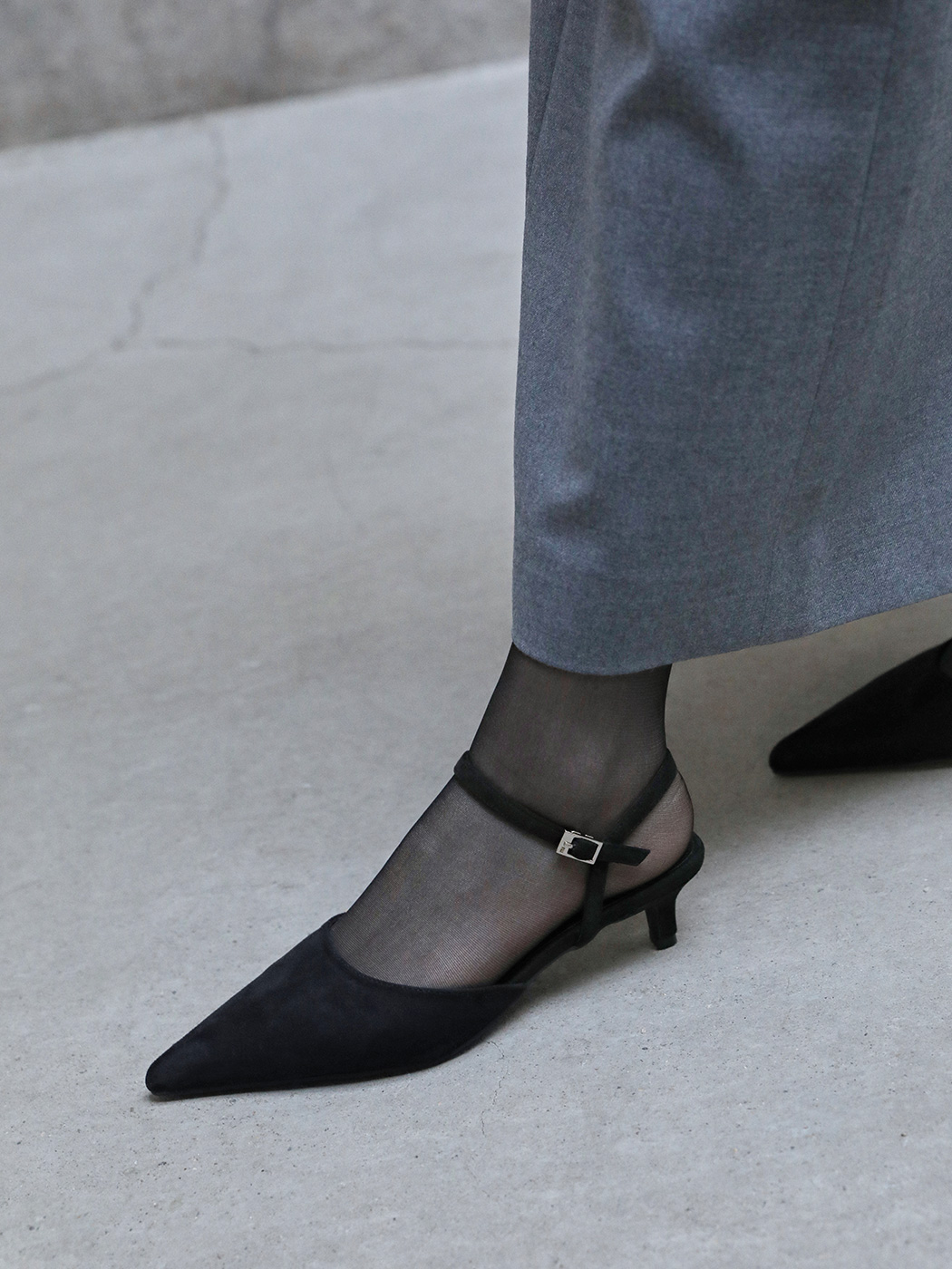 [에퓨레][단독] VIAN Strap Pumps (2color) [W CONCEPT]